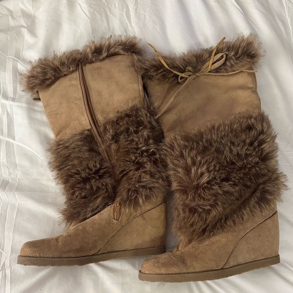 Charlotte Russe Tan Fur-Lined Wedge Boots - Picture 3 of 3